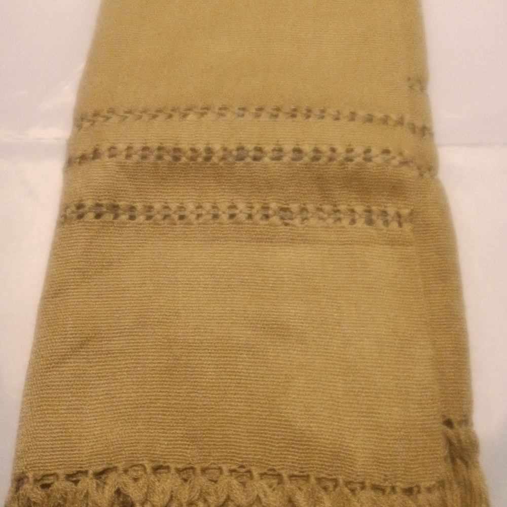 Shawl - Picture 7 of 8